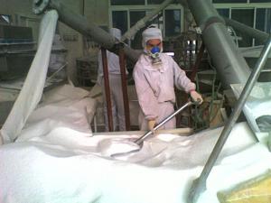 如何預(yù)防振動篩運行時塵土飛揚？